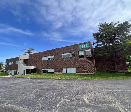 1145 Corporate Lake Dr, Creve Coeur, MO for lease - Building Photo - Image 3 of 5