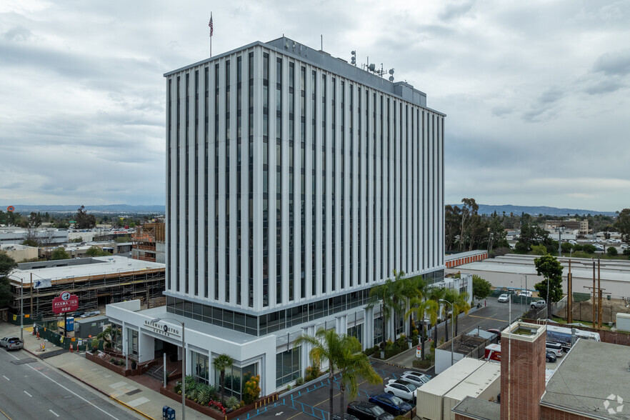 3452 E Foothill Blvd, Pasadena, CA for lease - Building Photo - Image 1 of 15