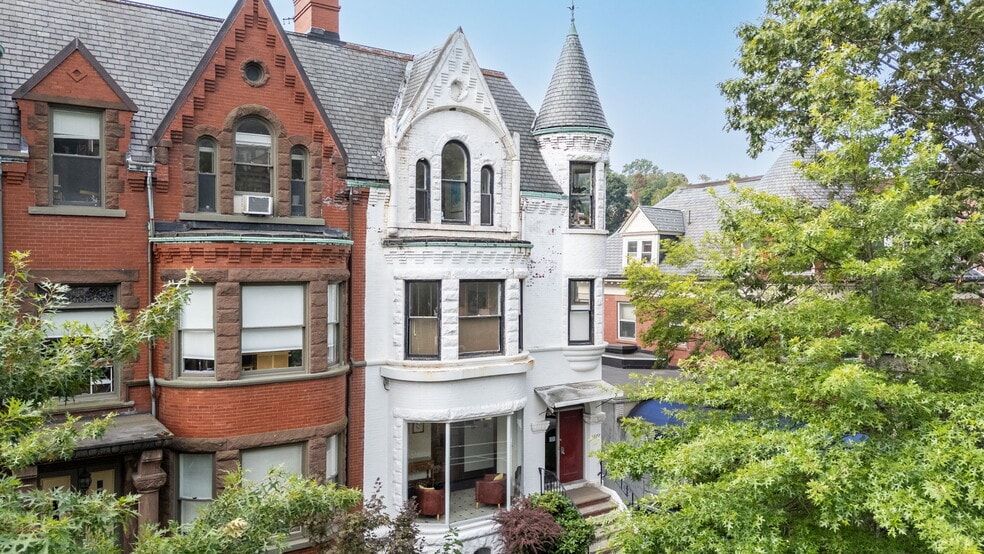 1577 Beacon St, Brookline, MA for lease - Building Photo - Image 1 of 40