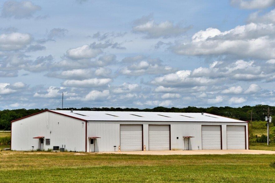 238 Cundiff Crafton Rd, Chico, TX 76431