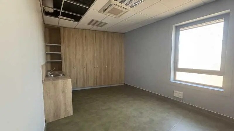 Office in Saran for lease - Building Photo - Image 3 of 7