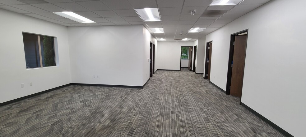 2025 Madrona Ave SE, Salem, OR for lease - Interior Photo - Image 1 of 24