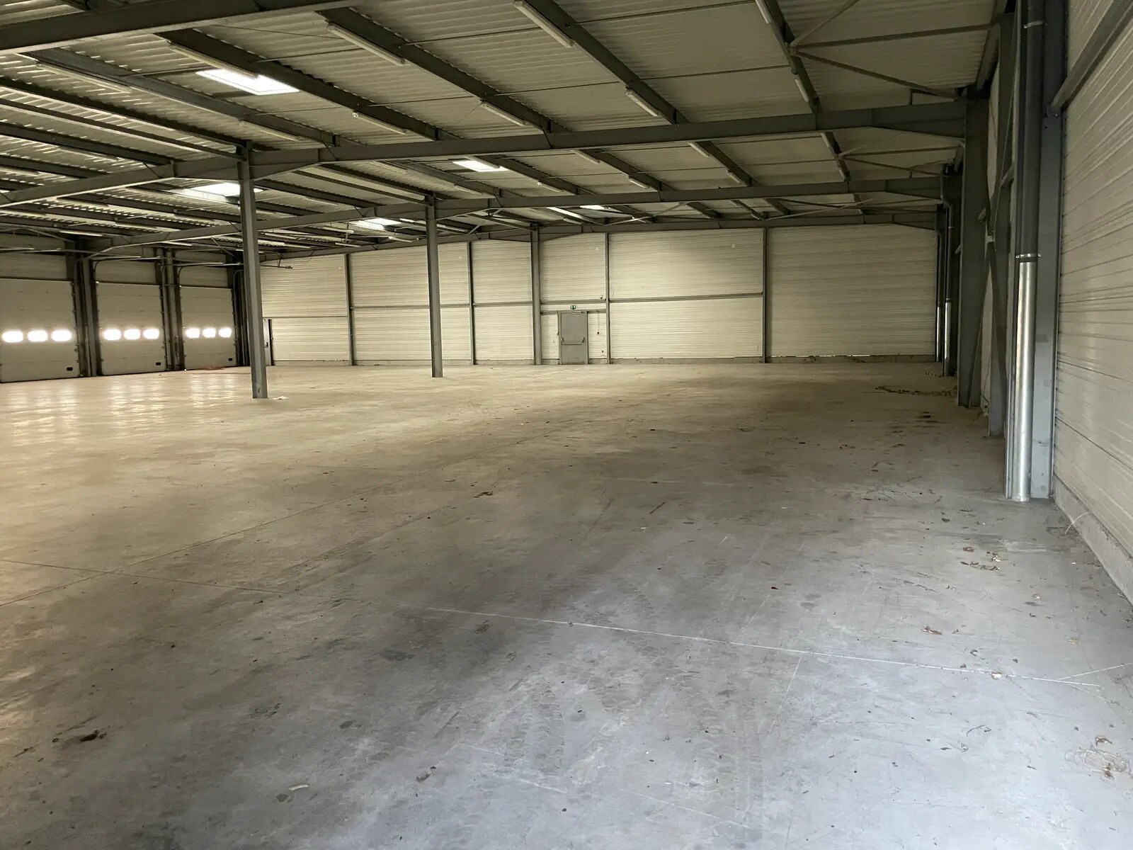 Rue Dury, Leforest for lease Interior Photo- Image 1 of 6