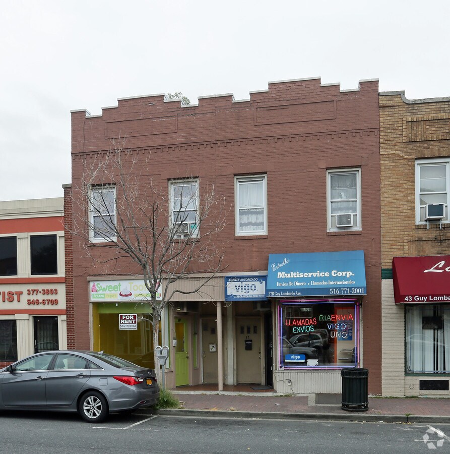 37 Guy Lombardo Ave, Freeport, NY 11520