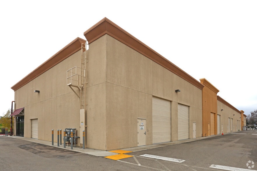 470 W Larch Rd, Tracy, CA for sale - Building Photo - Image 3 of 28