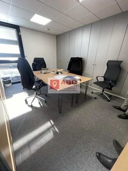 Office in Lattes for lease - Interior Photo - Image 2 of 6