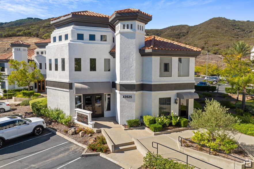 43525 Ridge Park Dr, Temecula, CA for sale - Building Photo - Image 1 of 14