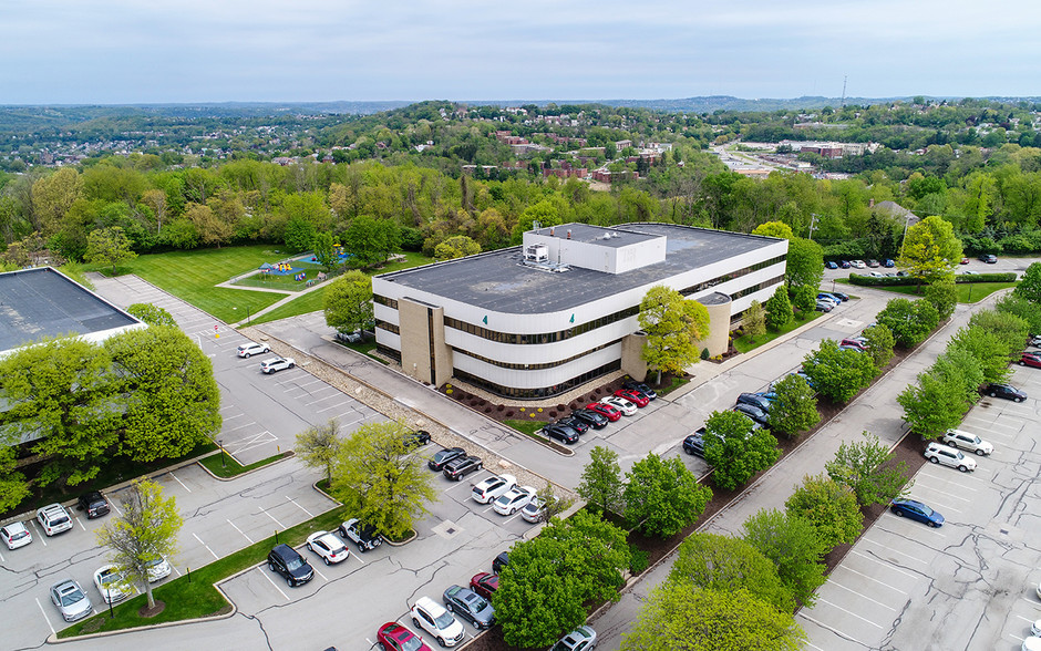 501 Holiday Dr, Pittsburgh, PA for lease - Building Photo - Image 1 of 14