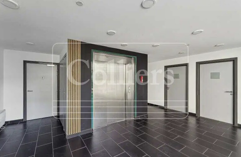 380 Avenue Archimède, Aix-en-Provence for lease - Interior Photo - Image 2 of 3