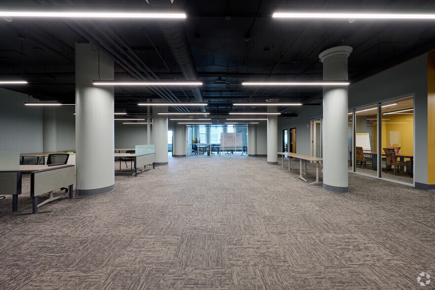 260 E Main St, Rochester, NY for lease - Interior Photo - Image 3 of 35