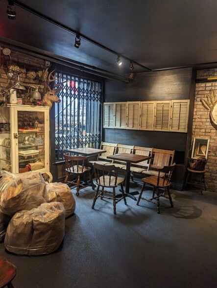 235 E 53rd St, New York, NY for lease - Interior Photo - Image 3 of 7