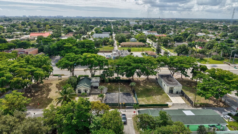 1107 Atlantic Ave, Delray Beach, FL for lease - Building Photo - Image 3 of 7