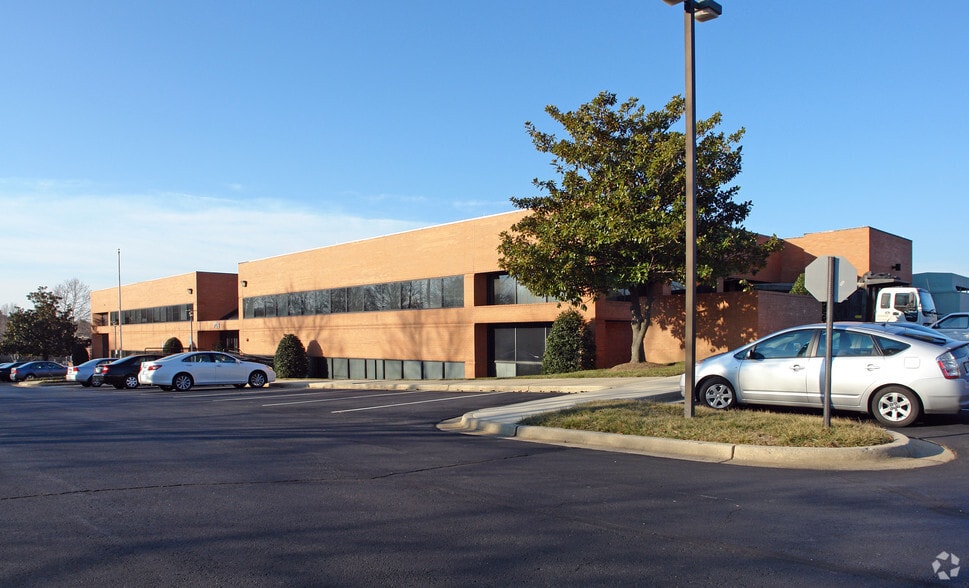 708 Quince Orchard Rd, Gaithersburg, MD for lease - Building Photo - Image 2 of 4