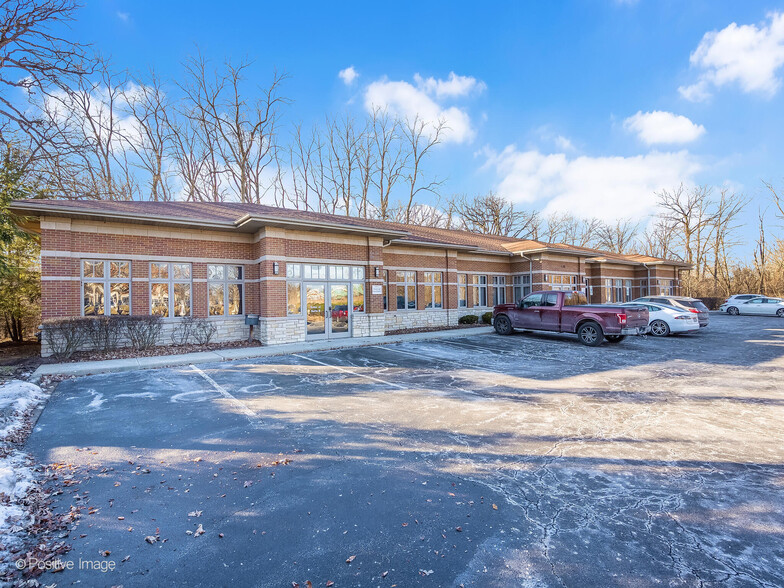 400 Knoll St, Wheaton, IL for sale - Building Photo - Image 2 of 11