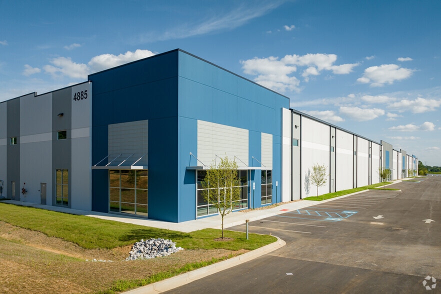 4885 Claude Ramsey Pky, Chattanooga, TN for lease - Building Photo - Image 1 of 16