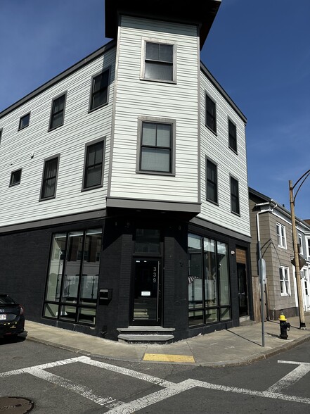 339A Dorchester St, Boston, MA for lease - Building Photo - Image 1 of 9