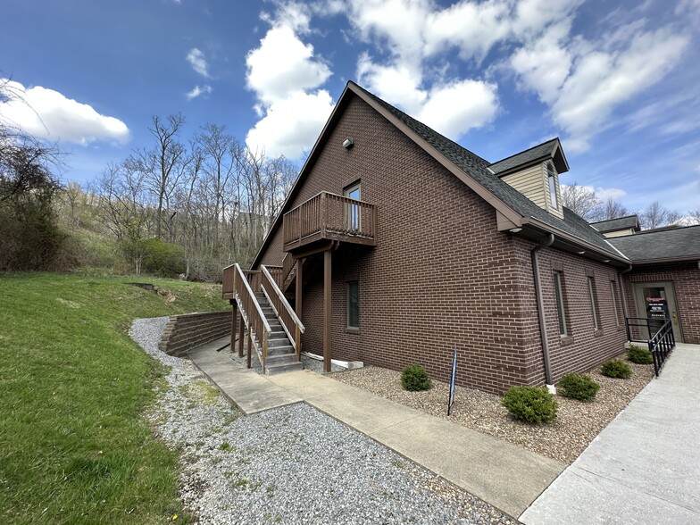 9 Chenoweth Dr, Bridgeport, WV for lease - Building Photo - Image 3 of 9