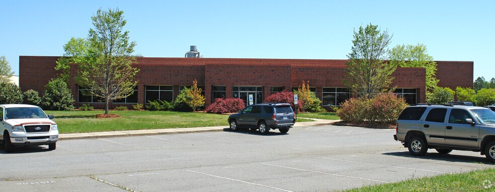 100 N Pendleton St, High Point, NC for sale - Primary Photo - Image 1 of 1