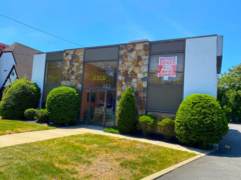 2322 Grand Ave, Baldwin, NY 11510