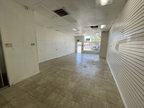 8048 Vineland Ave, Sun Valley, CA for lease Building Photo- Image 2 of 4