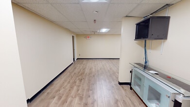 18 Lafayette Rd, North Hampton, NH for lease Interior Photo- Image 2 of 7