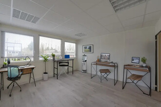 4 Route De Gisy, BIÈVRES for lease Interior Photo- Image 2 of 3