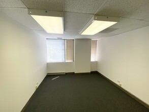 6160 N Cicero Ave, Chicago, IL for lease Building Photo- Image 2 of 2