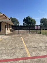 1472 N Hampton Rd, DeSoto, TX for lease Building Photo- Image 2 of 3