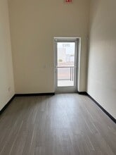 3002-3066 W Clarendon Ave, Phoenix, AZ for lease Building Photo- Image 1 of 2