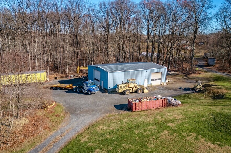 102 E Moorestown Rd, Wind Gap, PA for sale - Building Photo - Image 2 of 14