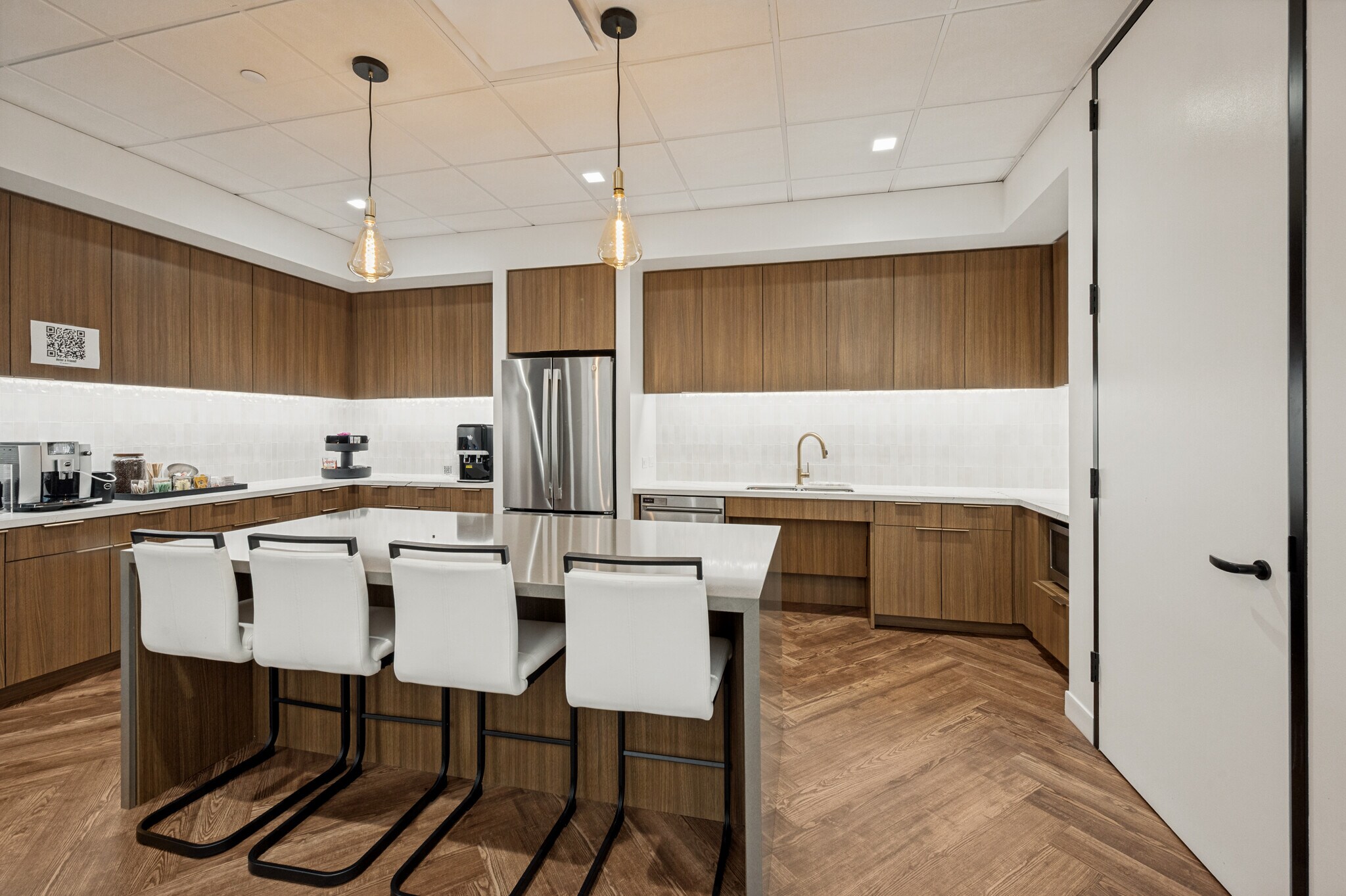 5400 Lyndon B Johnson Fwy, Dallas, TX for lease Interior Photo- Image 1 of 4