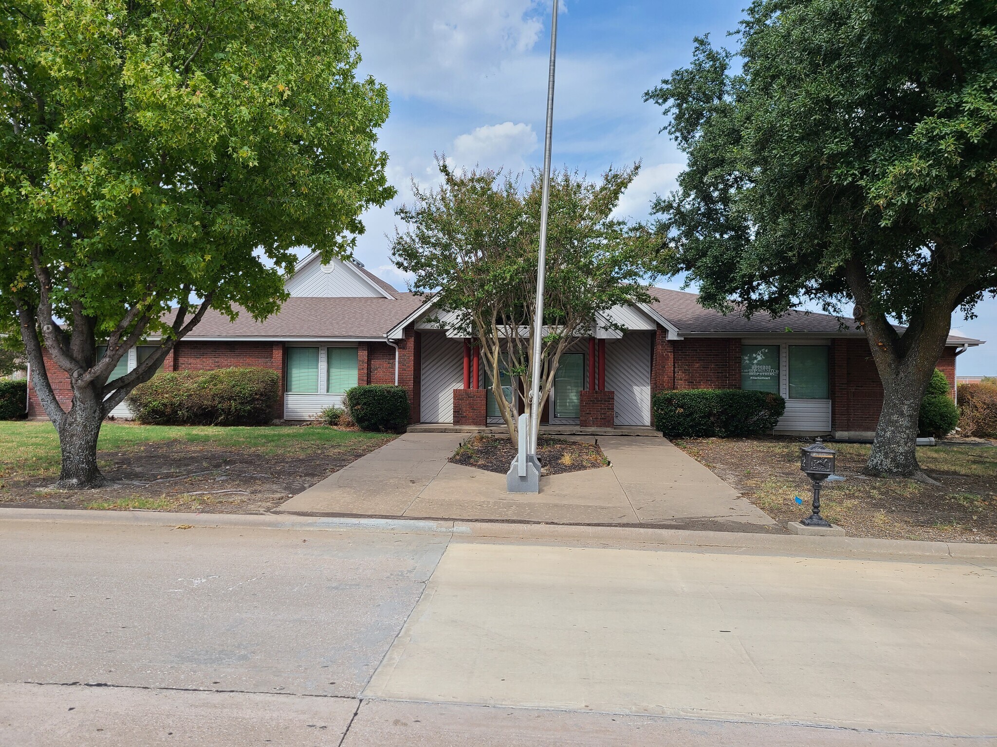 102 Ymca Dr, Waxahachie, TX for sale Building Photo- Image 1 of 1