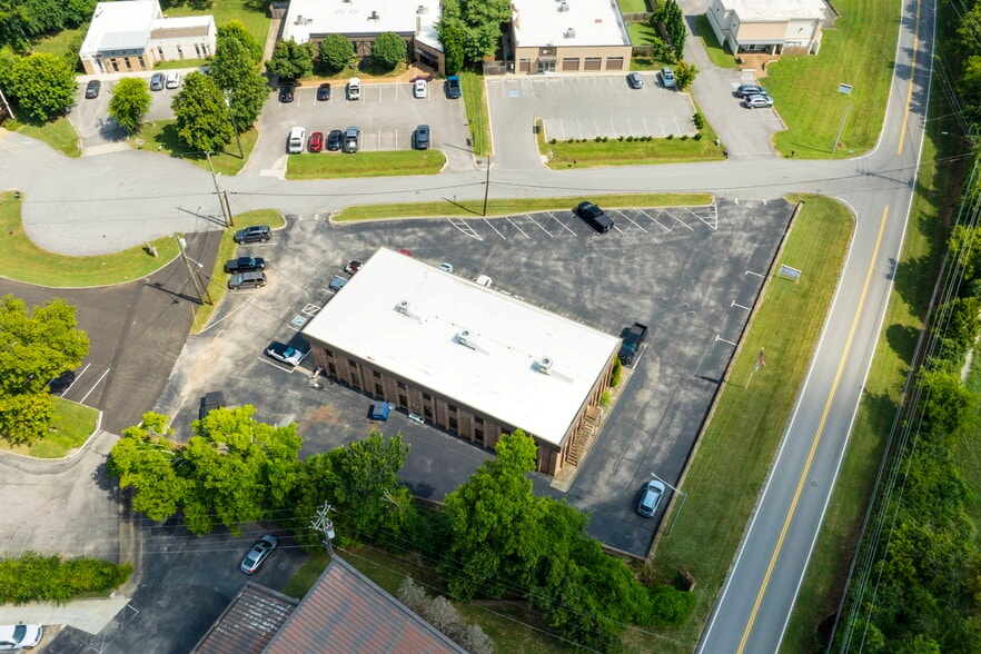 7113 Peach Ct, Brentwood, TN for lease - Interior Photo - Image 3 of 11