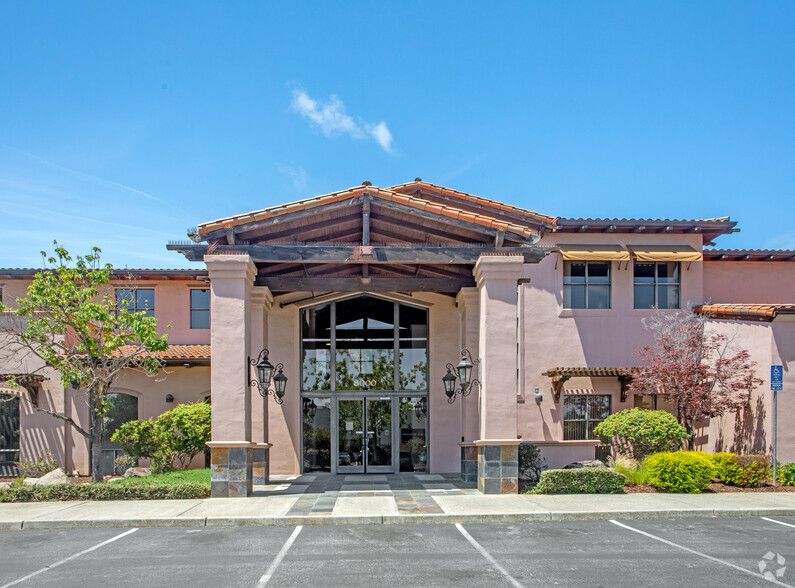 8000 Santa Teresa Blvd, Gilroy, CA for lease - Building Photo - Image 1 of 8