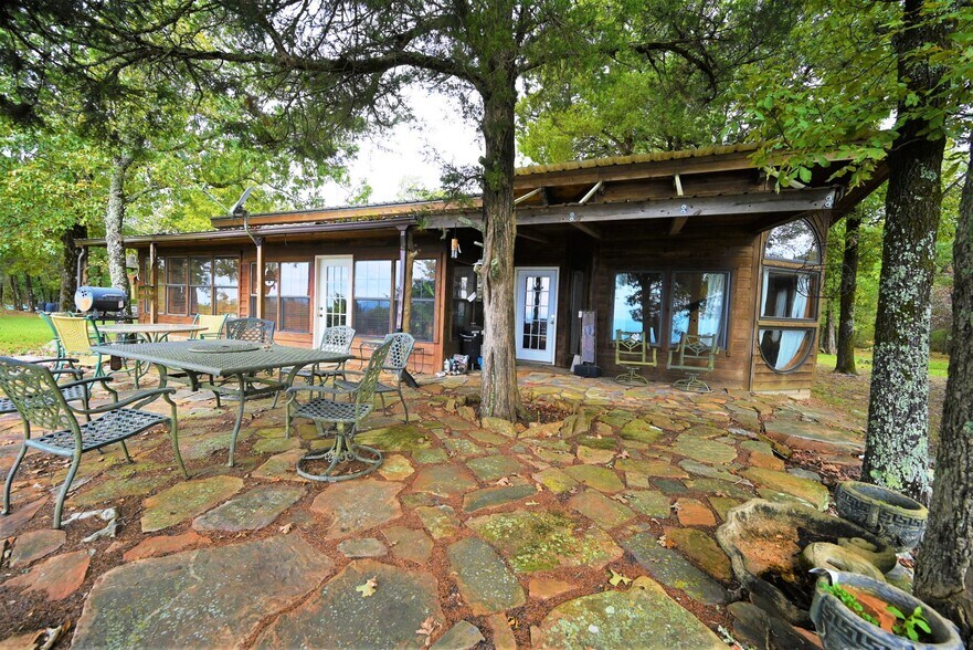 1878 Petit Jean Mountain Rd, Morrilton, AR 72110
