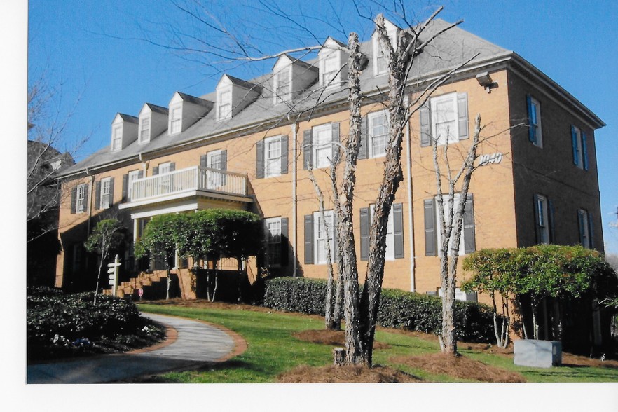 1040 Cambridge Sq, Alpharetta, GA for sale - Building Photo - Image 1 of 4