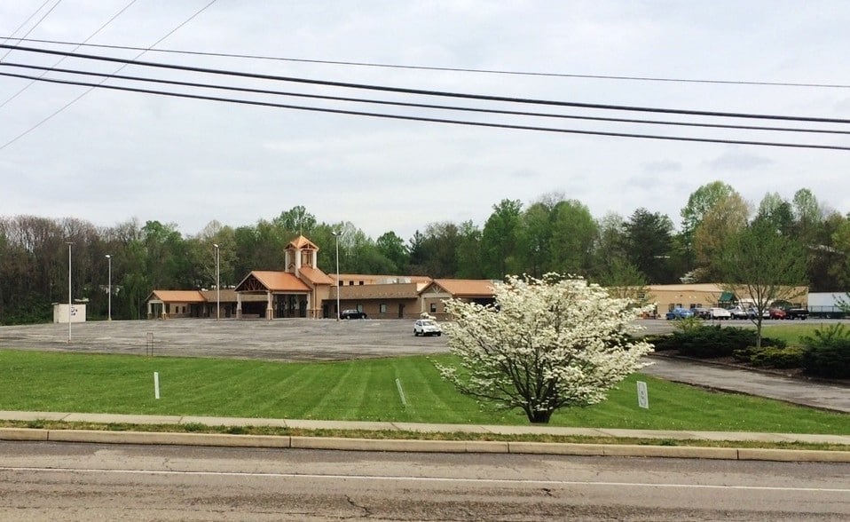 2615 S Roan St, Johnson City, TN 37601