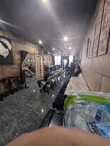 Little York shopping center - Retail Space