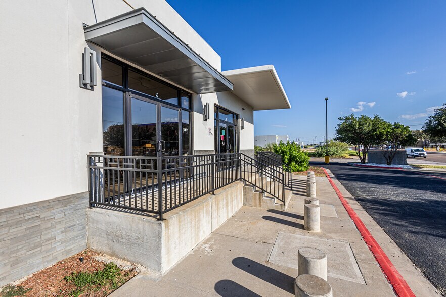 2331 Endeavor, Laredo, TX 78041 Retail for Sale