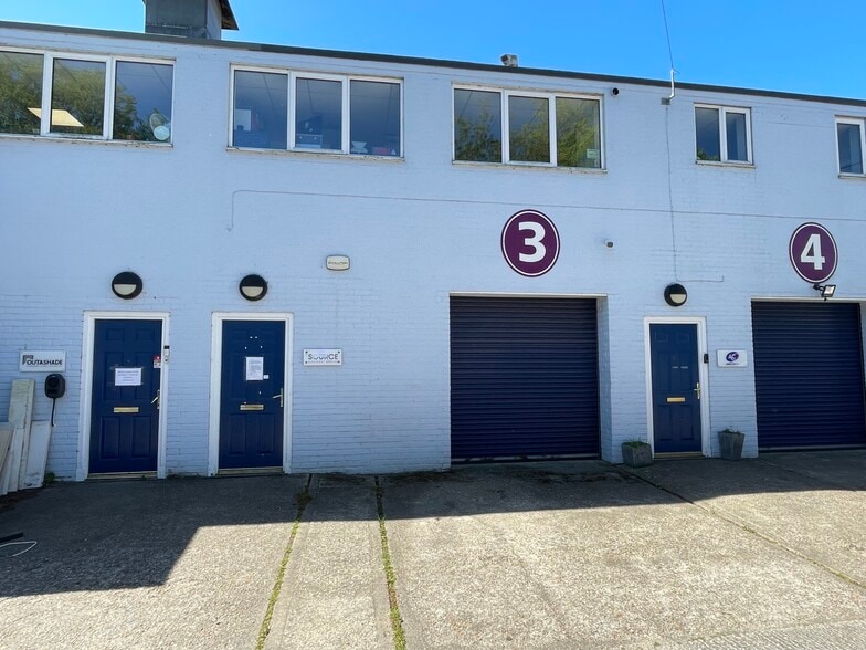 55 Fleet Rd, Fleet for lease - Building Photo - Image 2 of 2