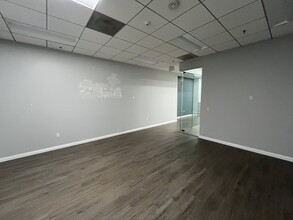 6200 Canoga Ave, Woodland Hills, CA for lease Interior Photo- Image 2 of 27