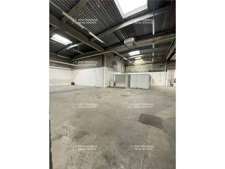 Flex in Metz for lease - Building Photo - Image 3 of 13