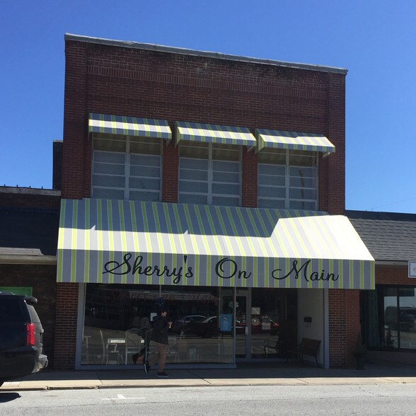 106 W Main St, Gibsonville, NC for sale - Building Photo - Image 1 of 1