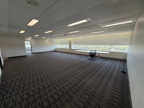 18000 W 9 Mile Rd, Southfield, MI for lease Interior Photo- Image 1 of 2