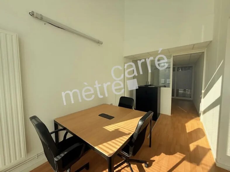 Office in Nantes for lease - Interior Photo - Image 2 of 5