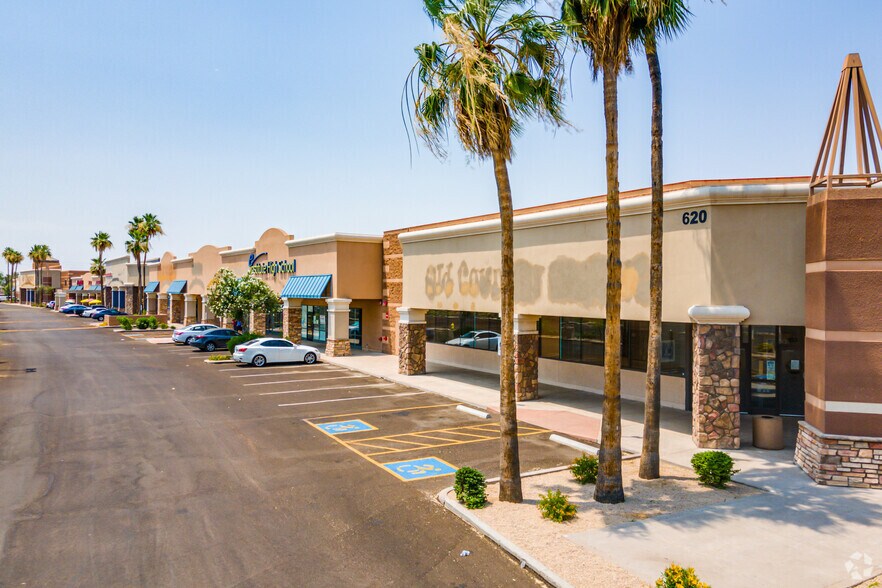 9620 N Metro Pky W, Phoenix, AZ for lease - Primary Photo - Image 2 of 2