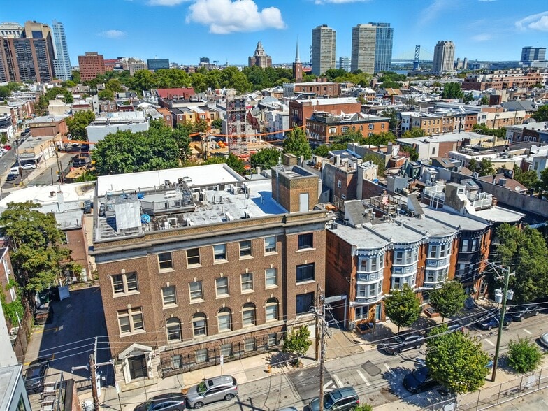 Center City Collective portfolio of 3 properties for sale on LoopNet.com - Building Photo - Image 3 of 12