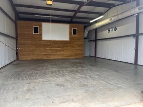 1080 W Main St, Hallsville, TX for lease Interior Photo- Image 2 of 14