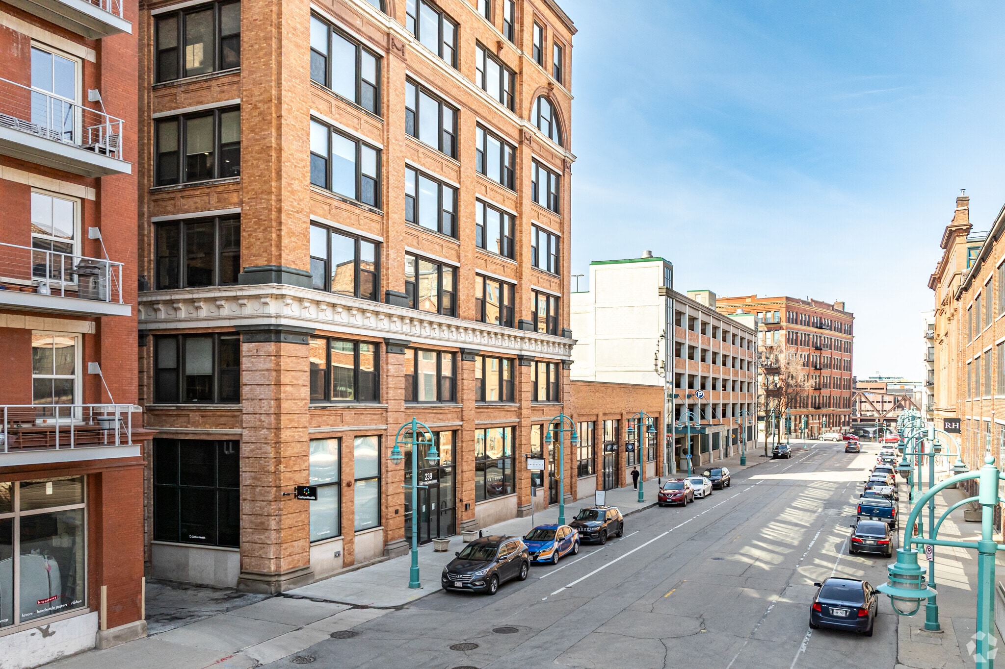 239 E Chicago St, Milwaukee, WI for lease Primary Photo- Image 1 of 20