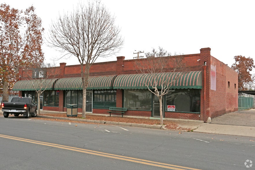 256-260 W Pine St, Exeter, CA for sale - Building Photo - Image 2 of 12